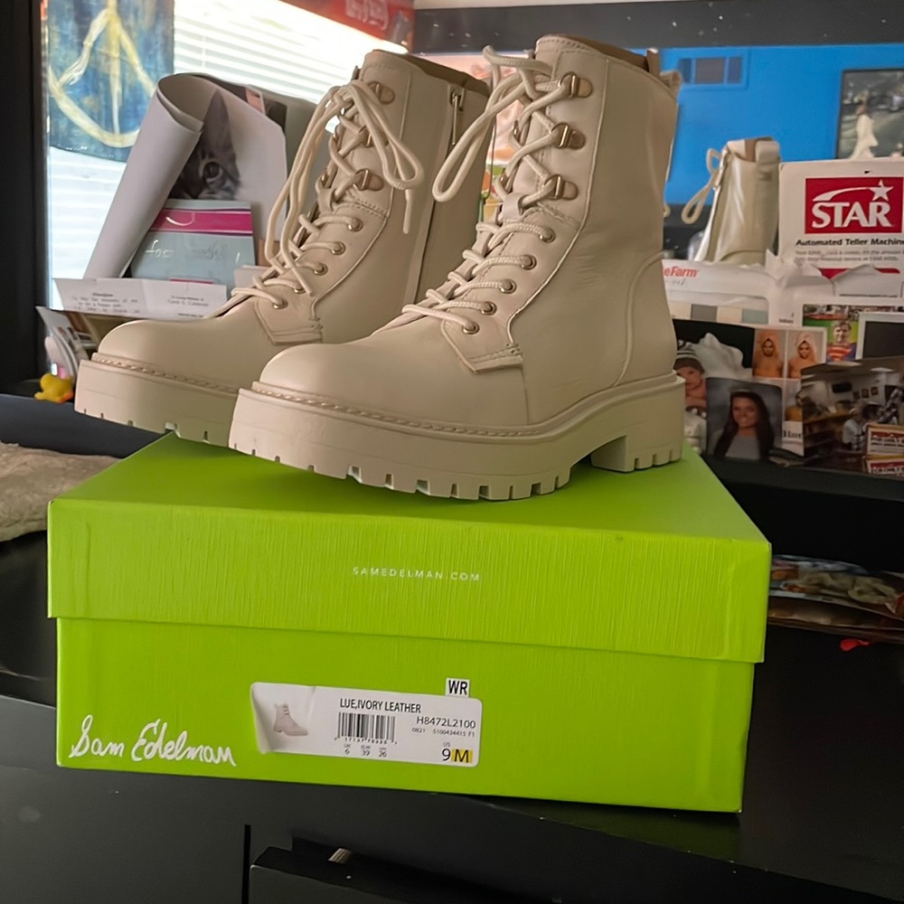 BRAND NEW never worn Sam Edelman boots